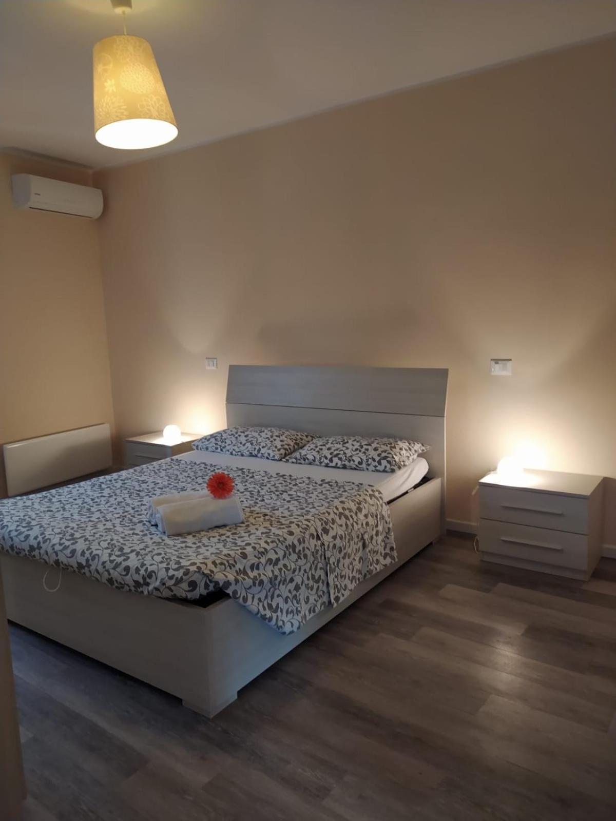 Oasi Holiday Home Toscolano Maderno Room photo