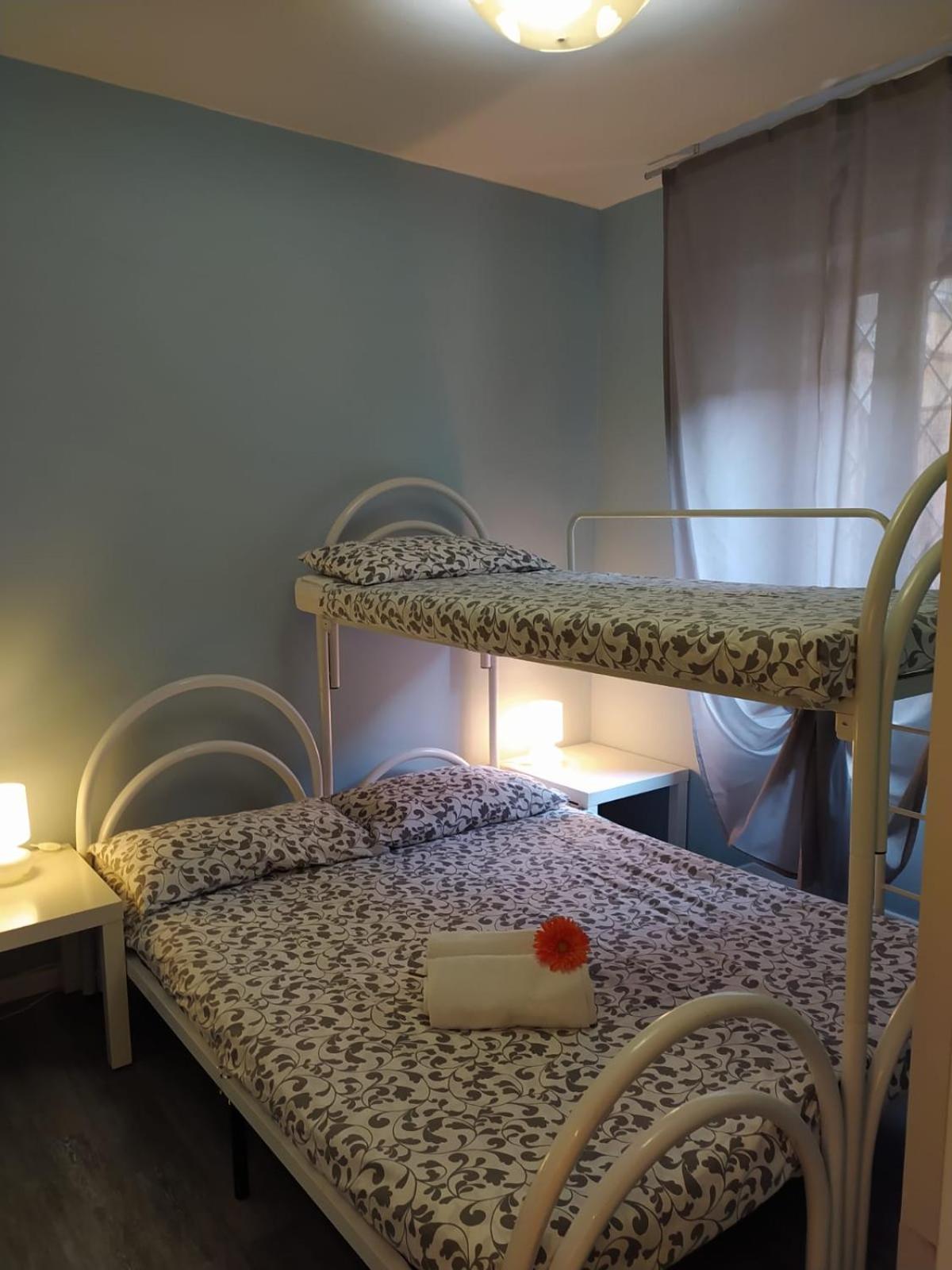 Oasi Holiday Home Toscolano Maderno Room photo