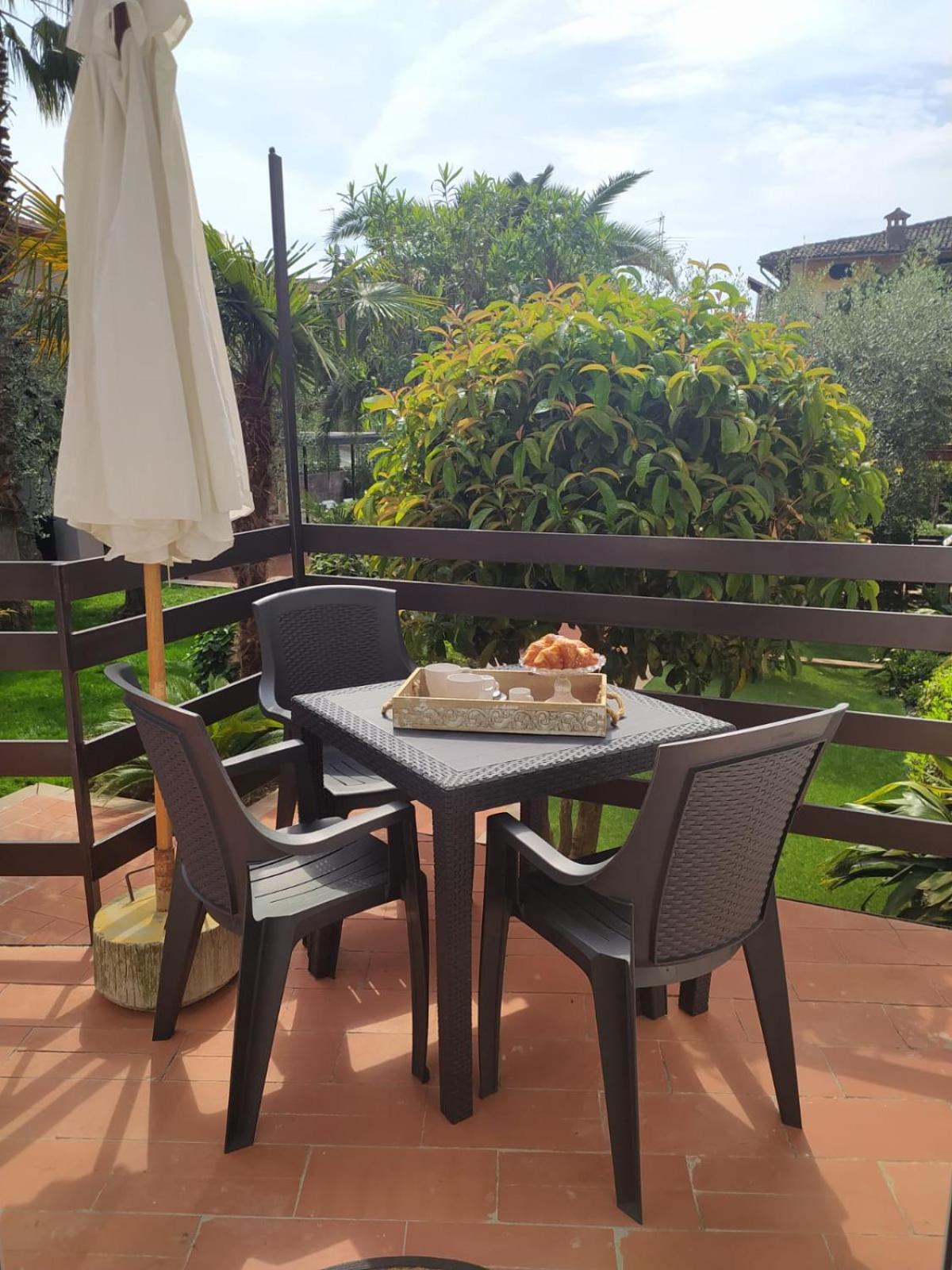 Oasi Holiday Home Toscolano Maderno Room photo